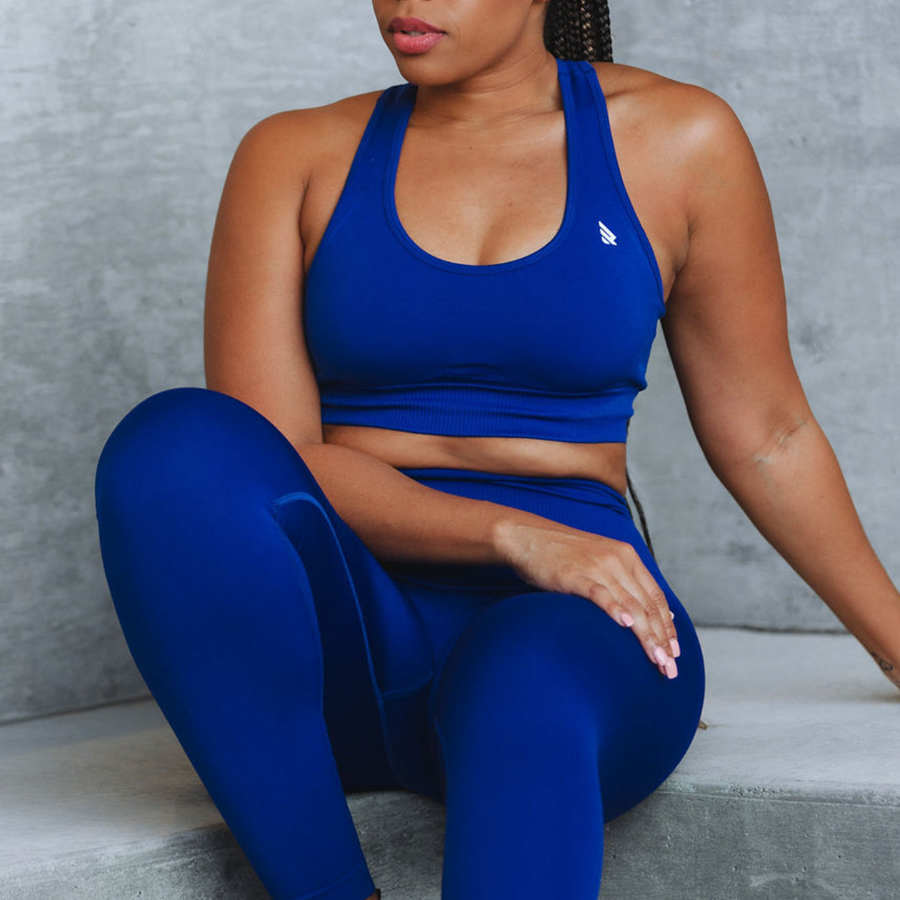 Solid Seamless Sports Bra in Cobalt Blue – Rebelious Fit