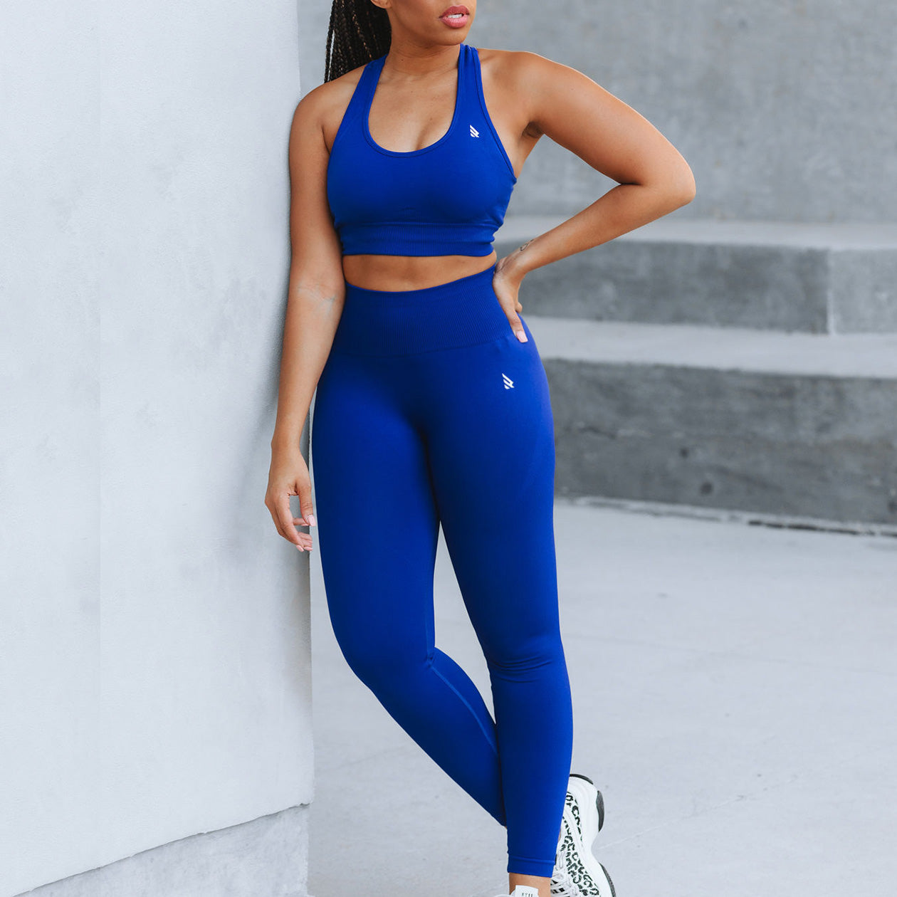 Solid Seamless Sports Bra in Cobalt Blue – Rebelious Fit